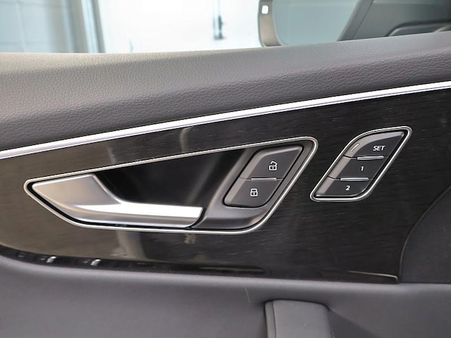 2026 Audi Q8 Prestige - Photo 9