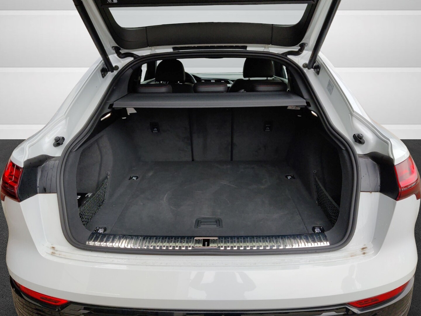 Image about Audi Q8 Sportback e-tron S line 55 e-tron quattro