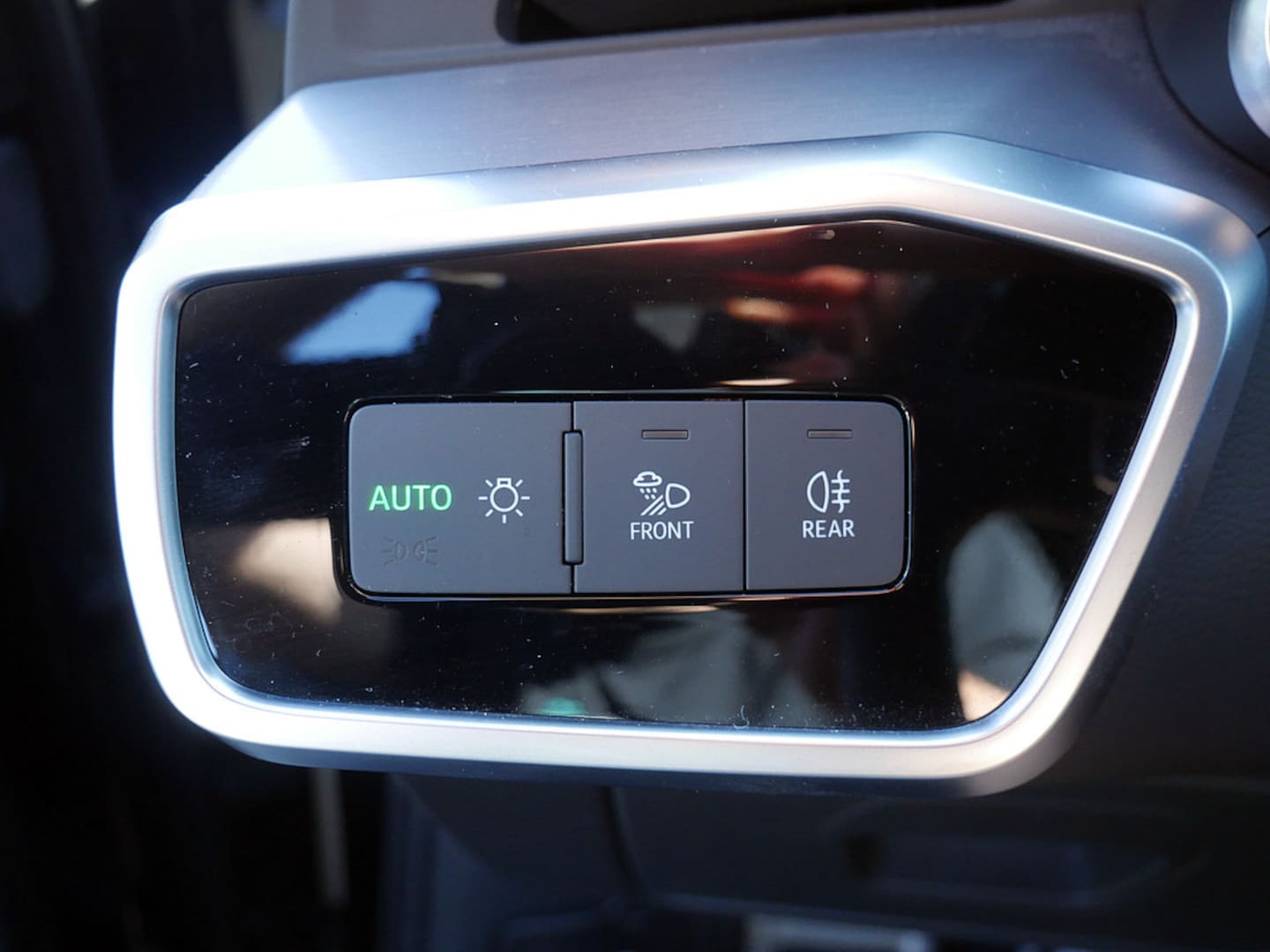 Bild über Audi S6 Avant TDI quattro tiptronic - für weitere Informationen kontaktieren Sie den Audi Partner