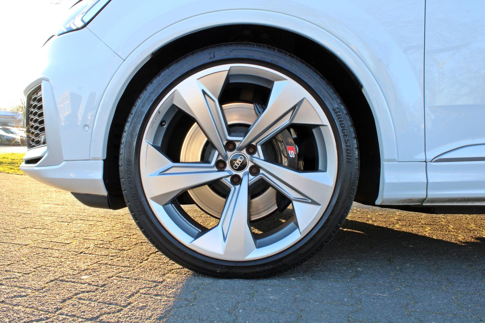 Image about Audi SQ7 TFSI quattro tiptronic
