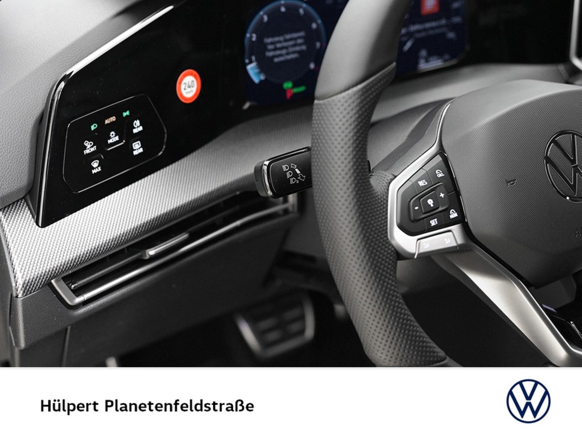 Volkswagen Golf R-Line