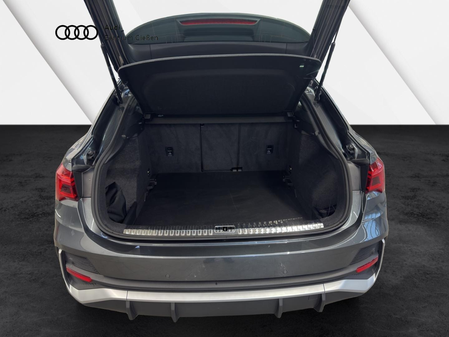 Bild über Audi Q3 Sportback S line 35 TFSI S tronic - für weitere Informationen kontaktieren Sie den Audi Partner