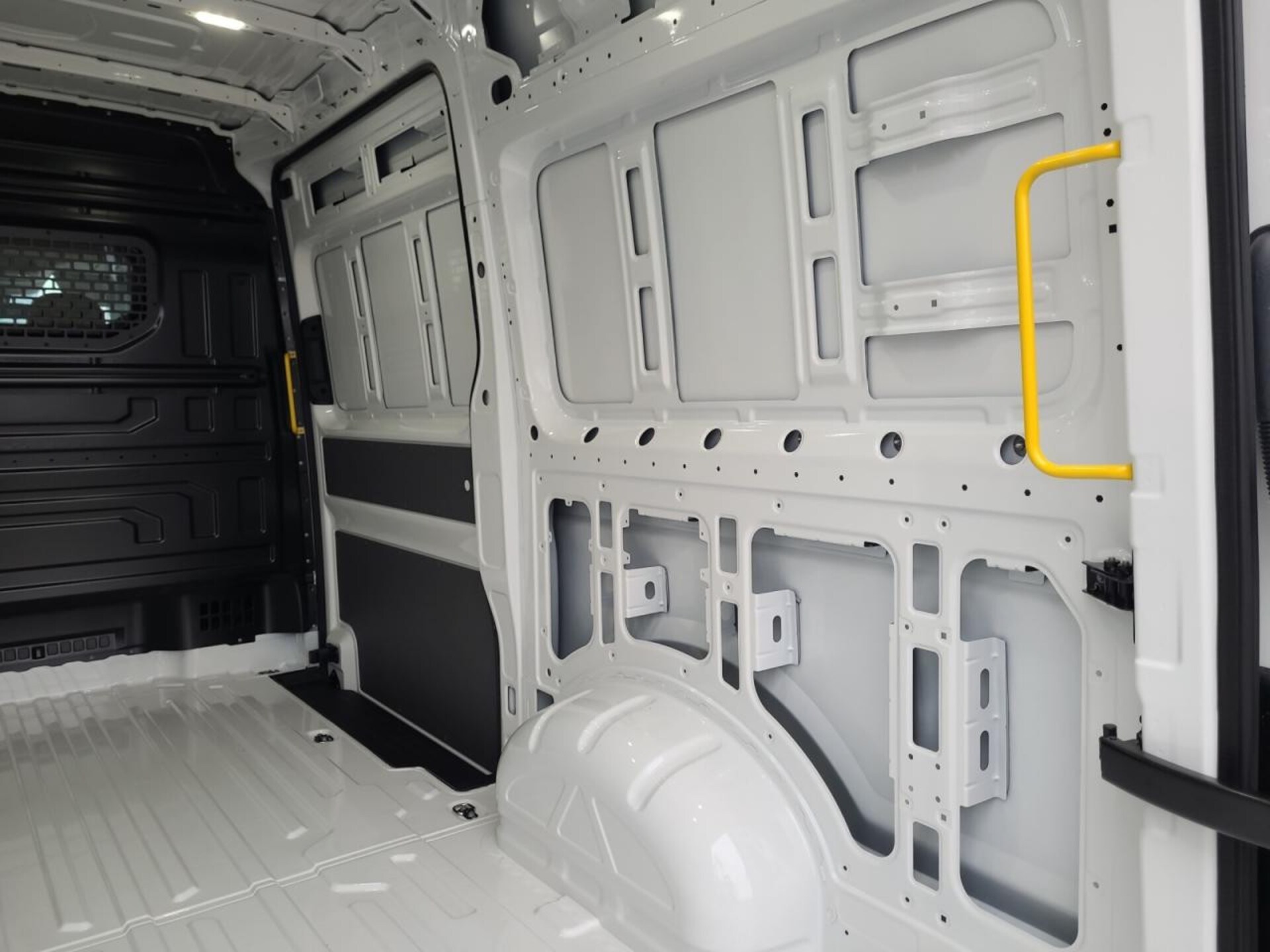 Volkswagen Crafter Kasten mittlerer Radstand