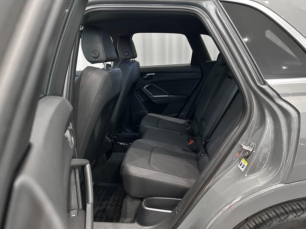 Bild som visar Audi Q3 TFSI e Q3 45 TFSI e S line 245 hk S tronic - för mer information kontakta din Audi Partner