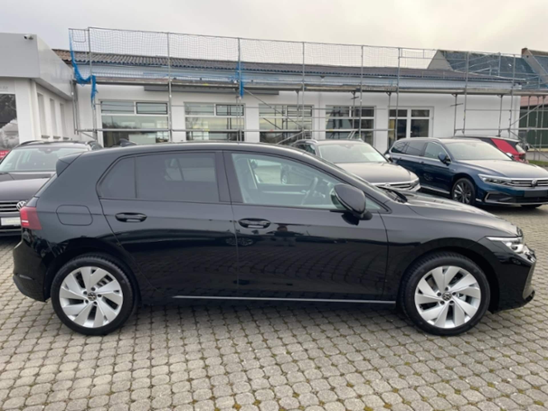 Volkswagen Golf Life