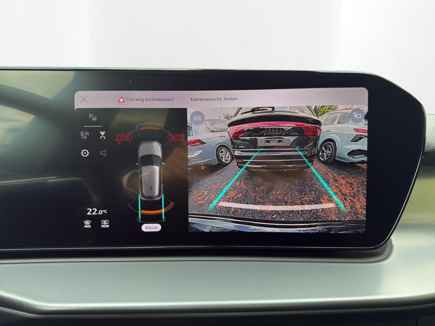 Bild über Audi Q3 SUV TFSI 110 kW S tronic - für weitere Informationen kontaktieren Sie den Audi Partner