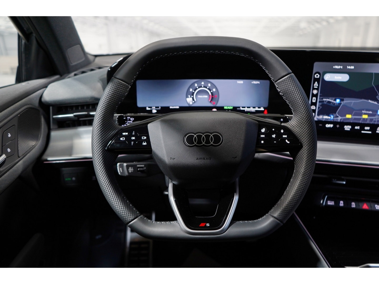 Bild über Audi Q3 SUV TFSI 110 kW S tronic - für weitere Informationen kontaktieren Sie den Audi Partner
