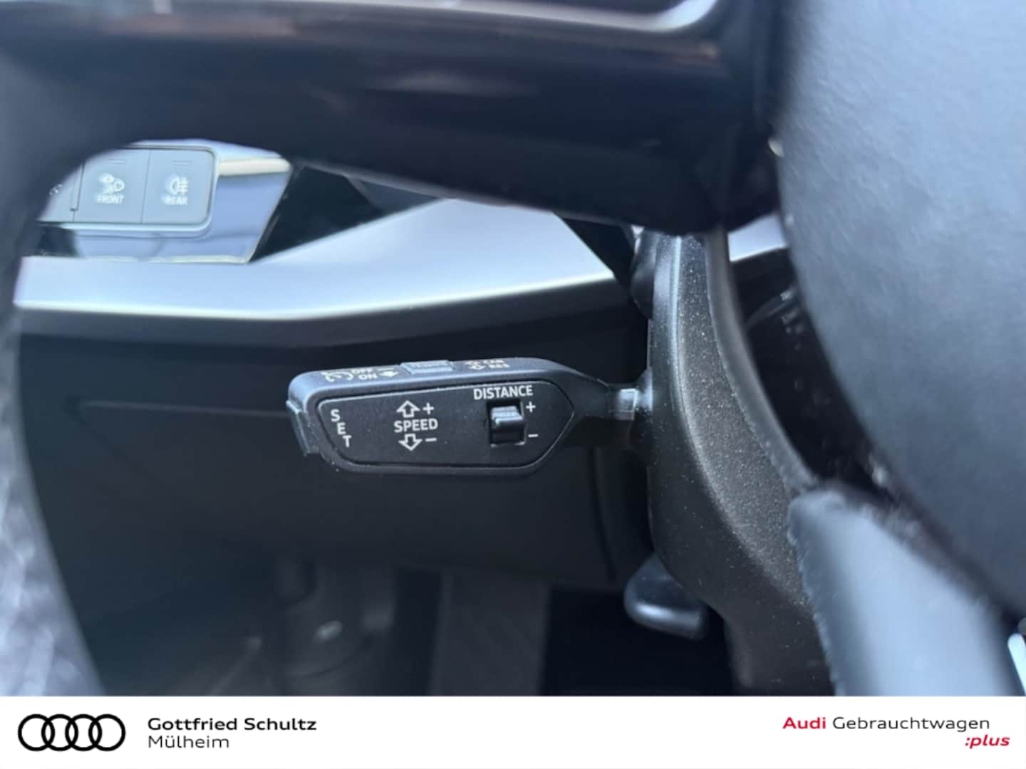 Bild über Audi A3 Limousine S line 35 TFSI S tronic - für weitere Informationen kontaktieren Sie den Audi Partner