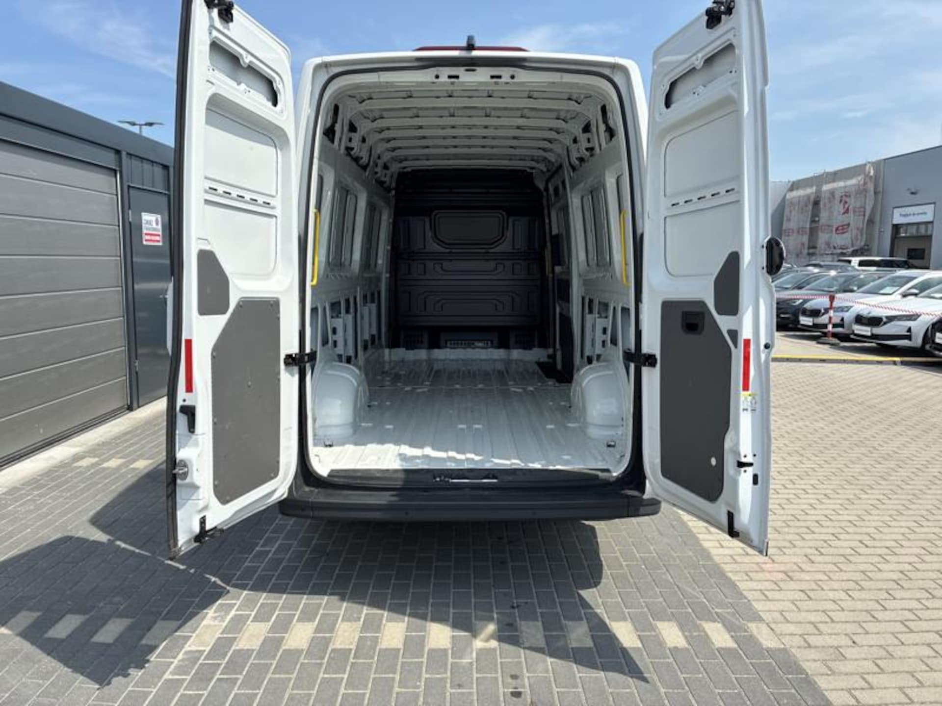 Volkswagen Crafter Furgon długi rozstaw osi