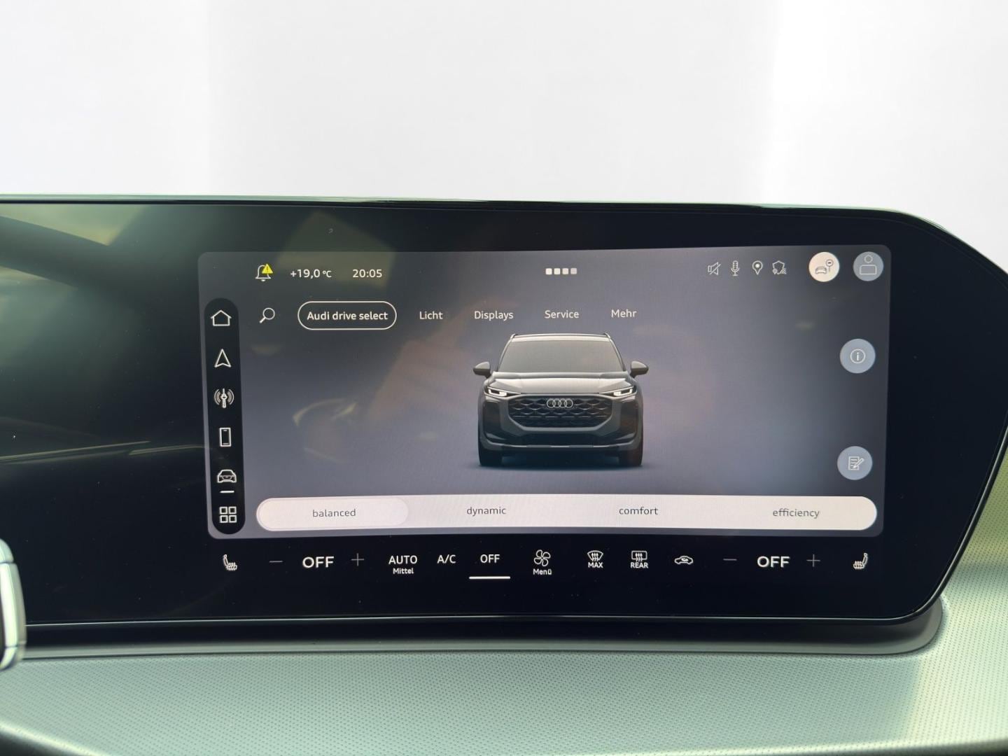 Bild über Audi Q3 SUV TFSI 110 kW S tronic - für weitere Informationen kontaktieren Sie den Audi Partner