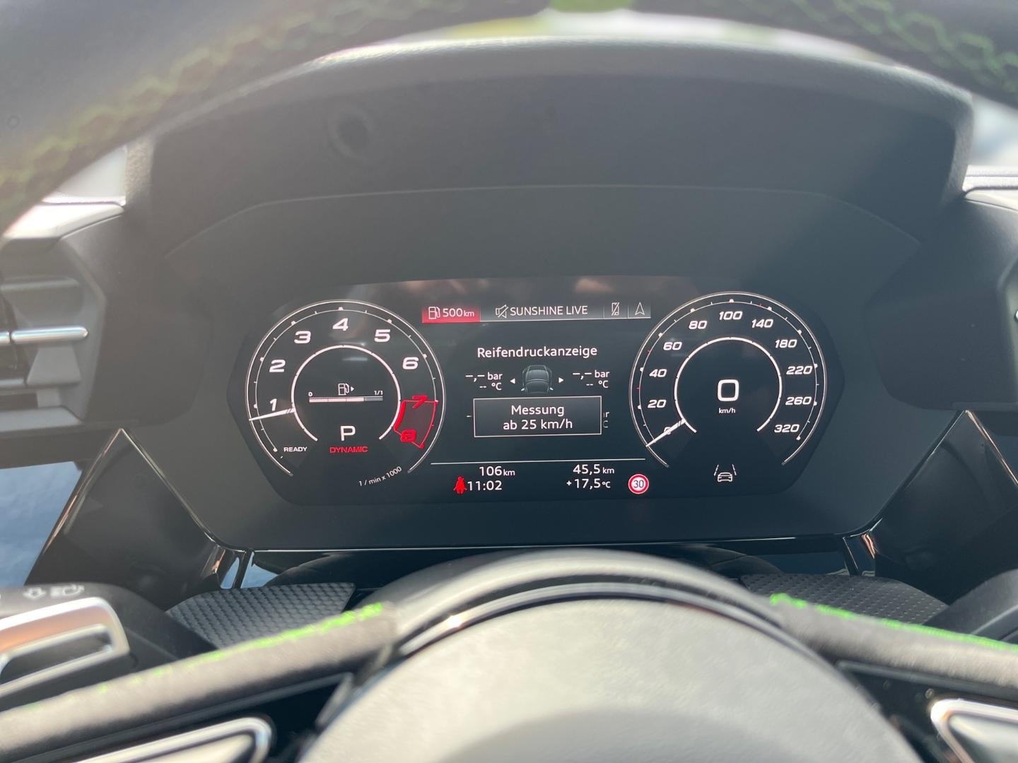 Bild über Audi RS 3 Sportback TFSI quattro S tronic - für weitere Informationen kontaktieren Sie den Audi Partner