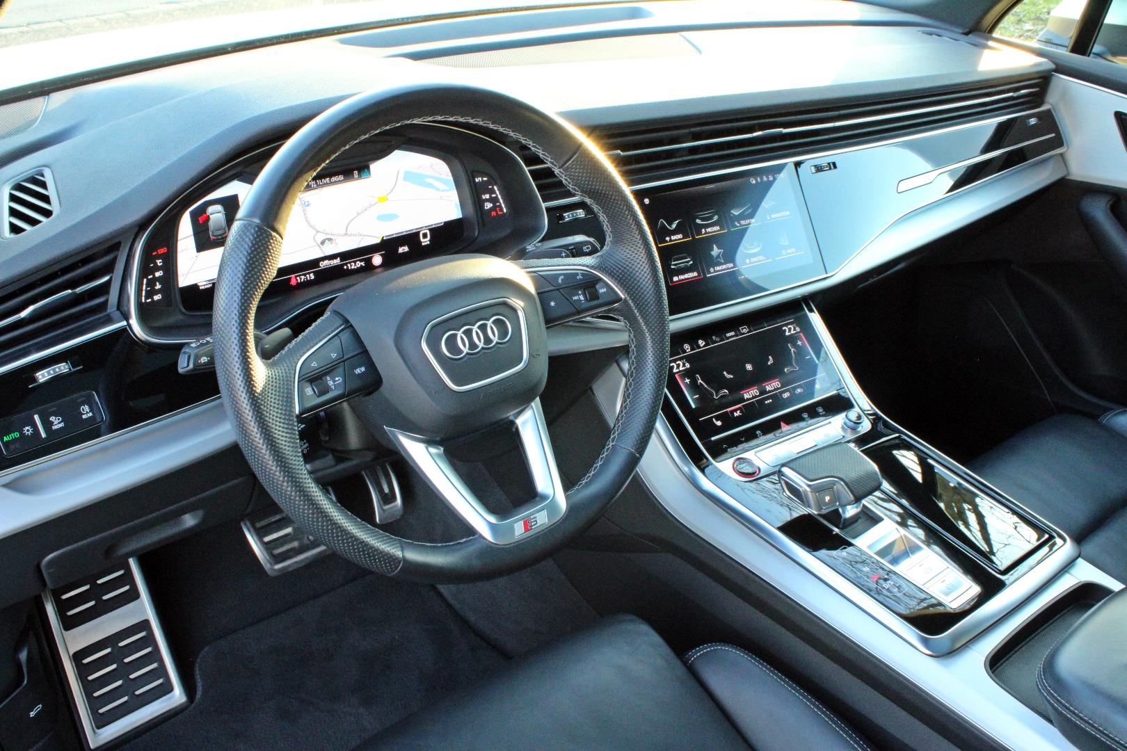 Image about Audi SQ7 TFSI quattro tiptronic