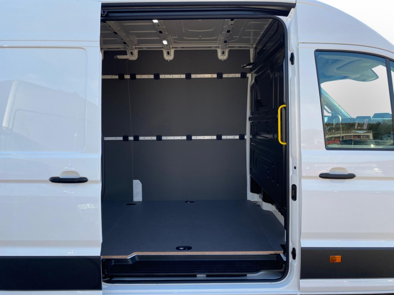Volkswagen Crafter Kasten langer Radstand – Bild 11