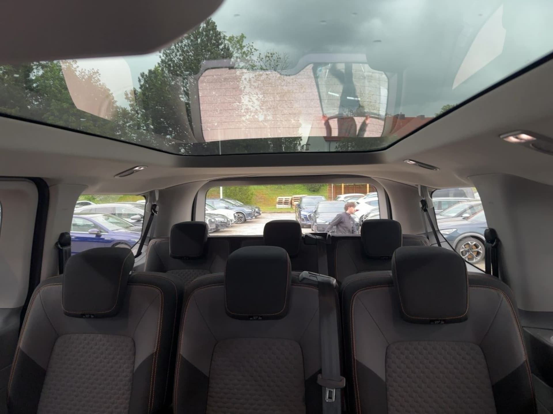 Volkswagen e-Caravelle Life