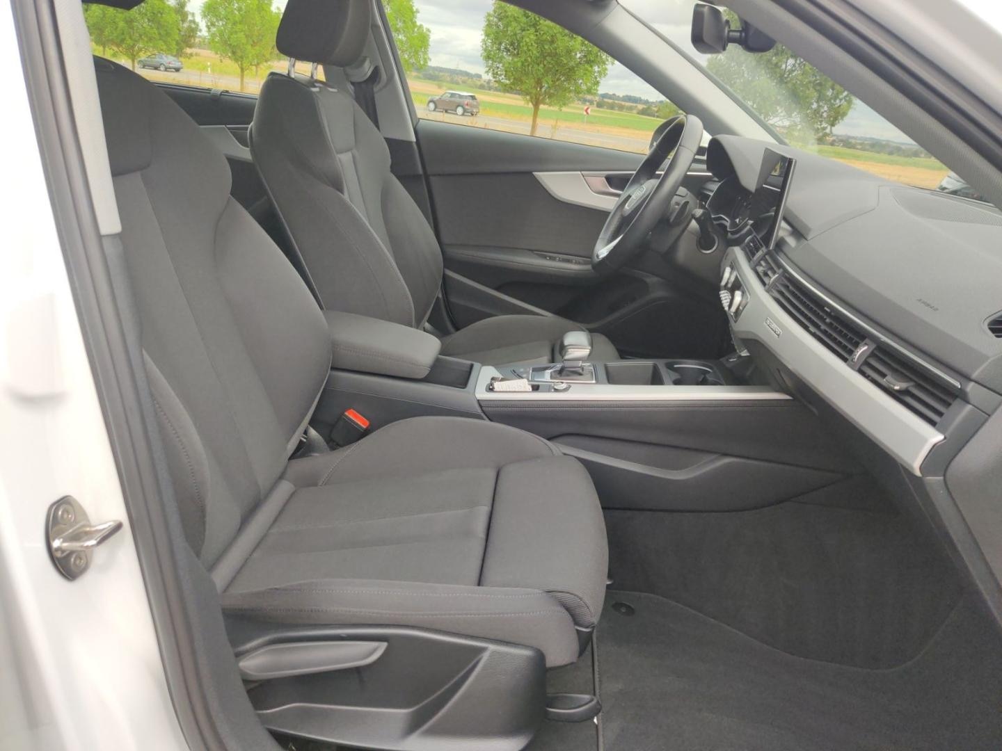 Bild über Audi A4 Avant advanced 40 TFSI quattro S tronic - für weitere Informationen kontaktieren Sie den Audi Partner