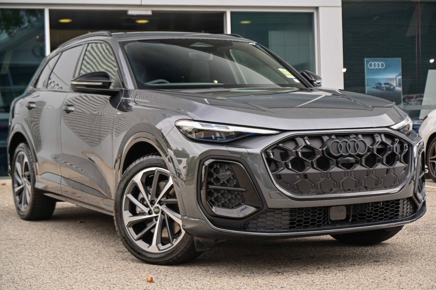 Image about Audi Q5 SUV TDI quattro 150 kW sport