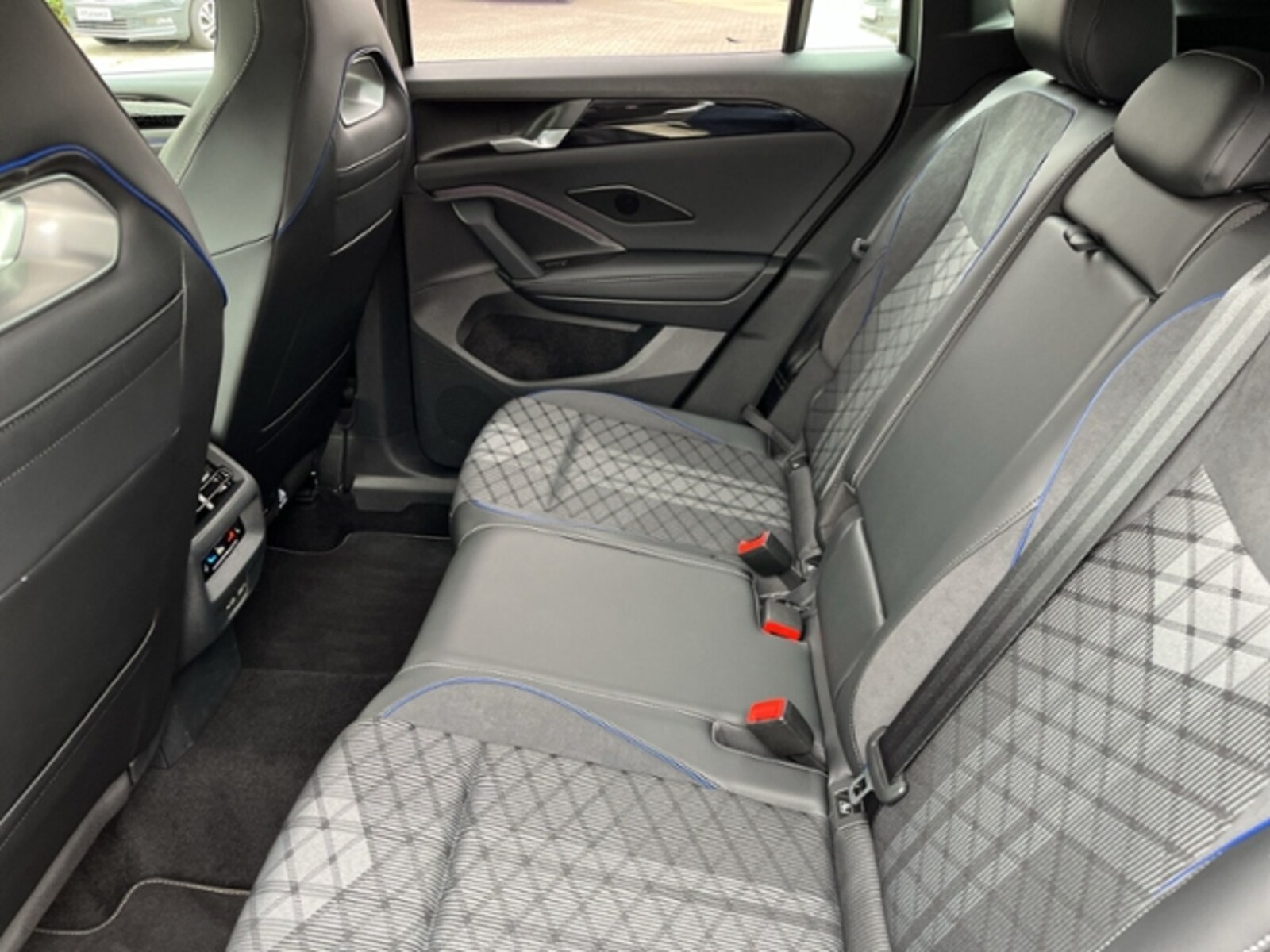 Volkswagen Tiguan – Bild 11