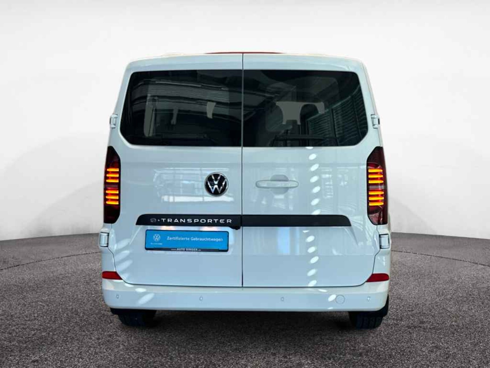 Volkswagen Transporter Kombi langer Radstand – Bild 7