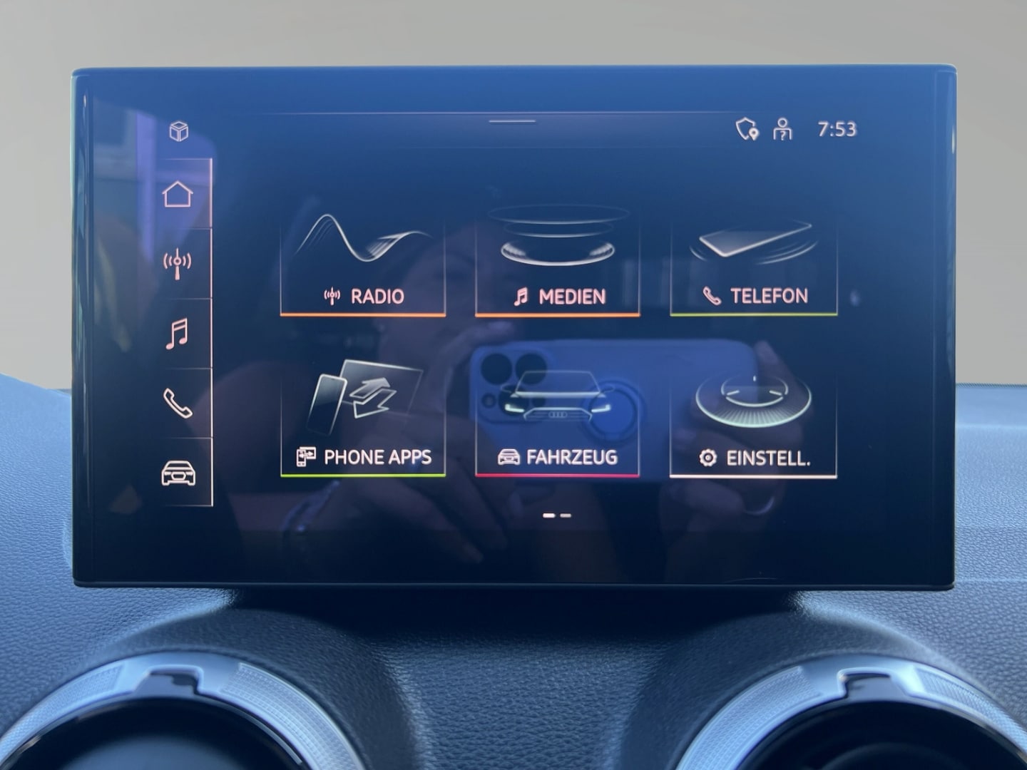 Bild über Audi Q2 35 TFSI S tronic - für weitere Informationen kontaktieren Sie den Audi Partner
