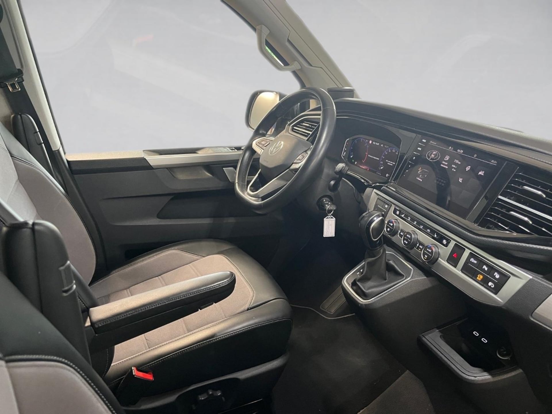 Volkswagen T6.1 California Beach