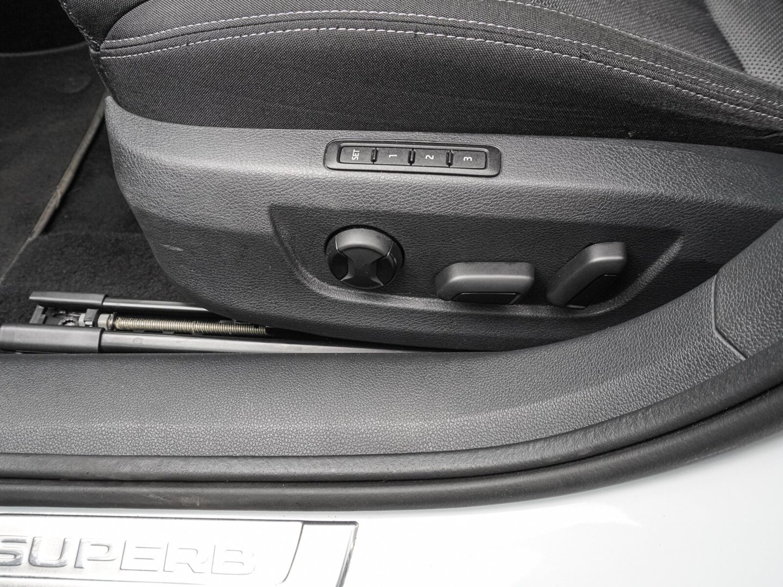 Škoda Superb Combi – Bild 16