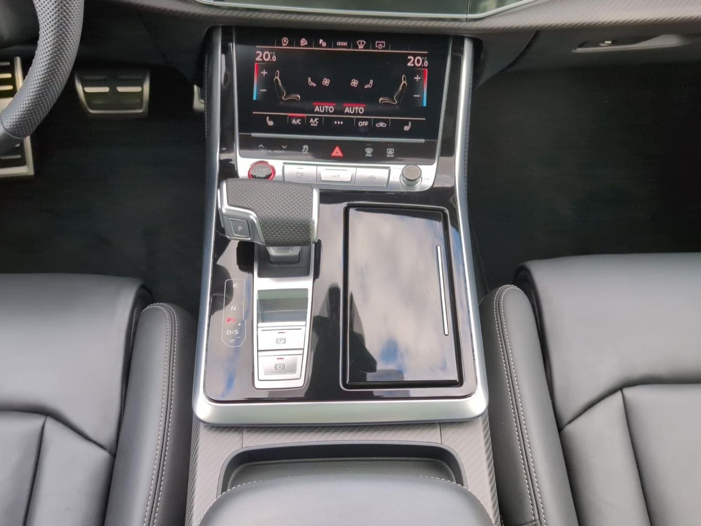 Bild über Audi SQ7 SUV TFSI quattro tiptronic - für weitere Informationen kontaktieren Sie den Audi Partner