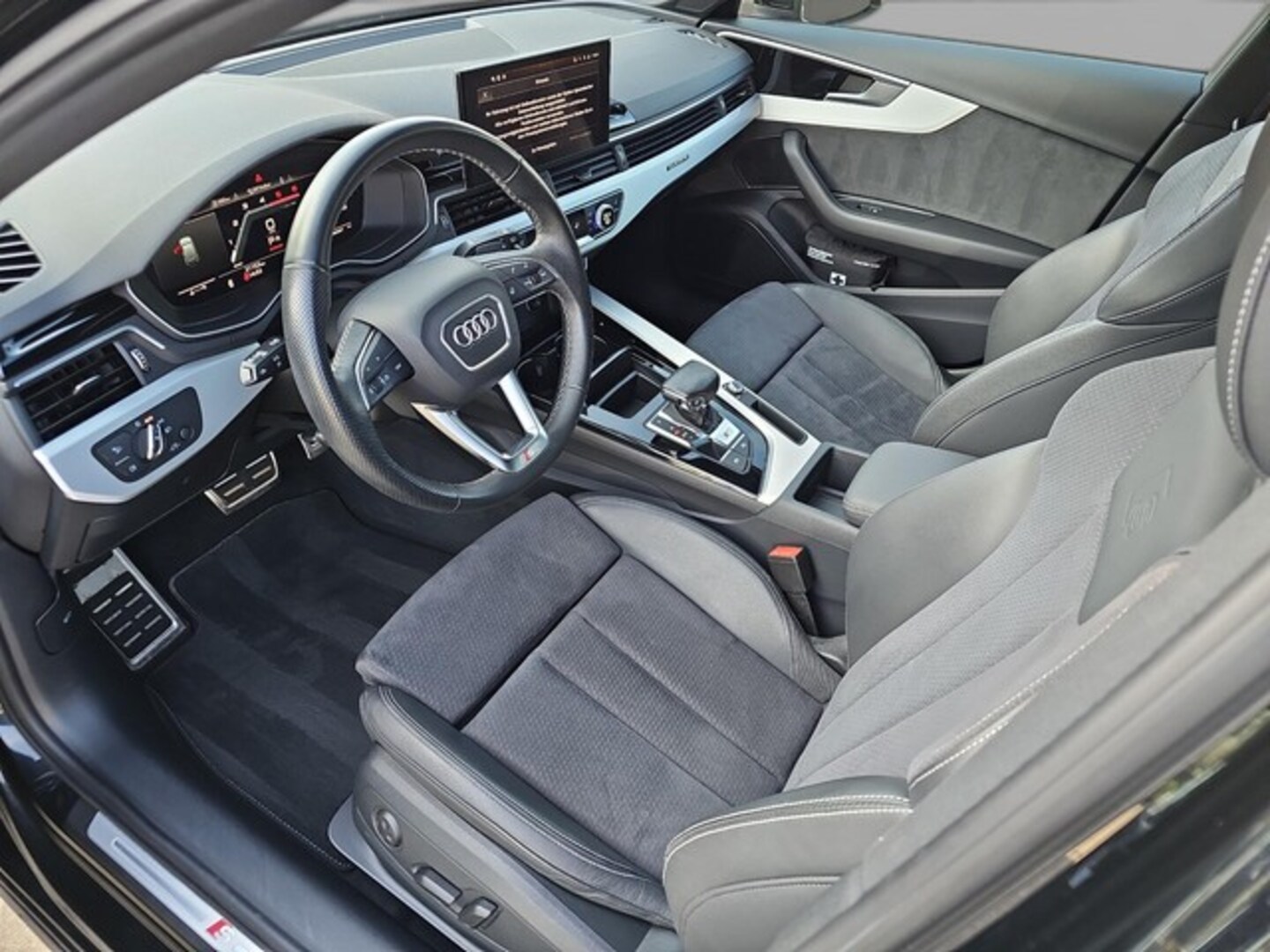 Bild über - für weitere Informationen kontaktieren Sie den Audi Partner