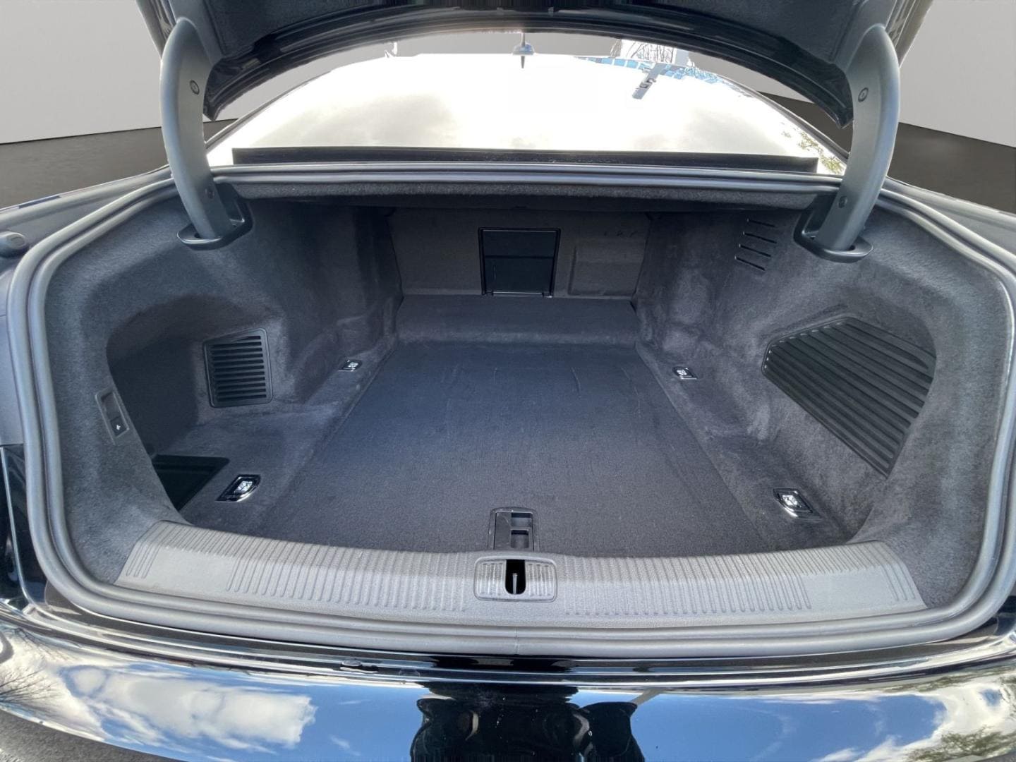 Bild über Audi A8 50 TDI quattro tiptronic - für weitere Informationen kontaktieren Sie den Audi Partner
