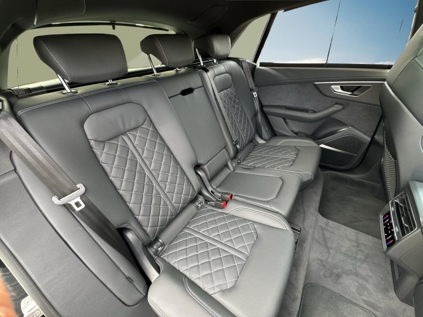 Audi SQ8 – Bild 18