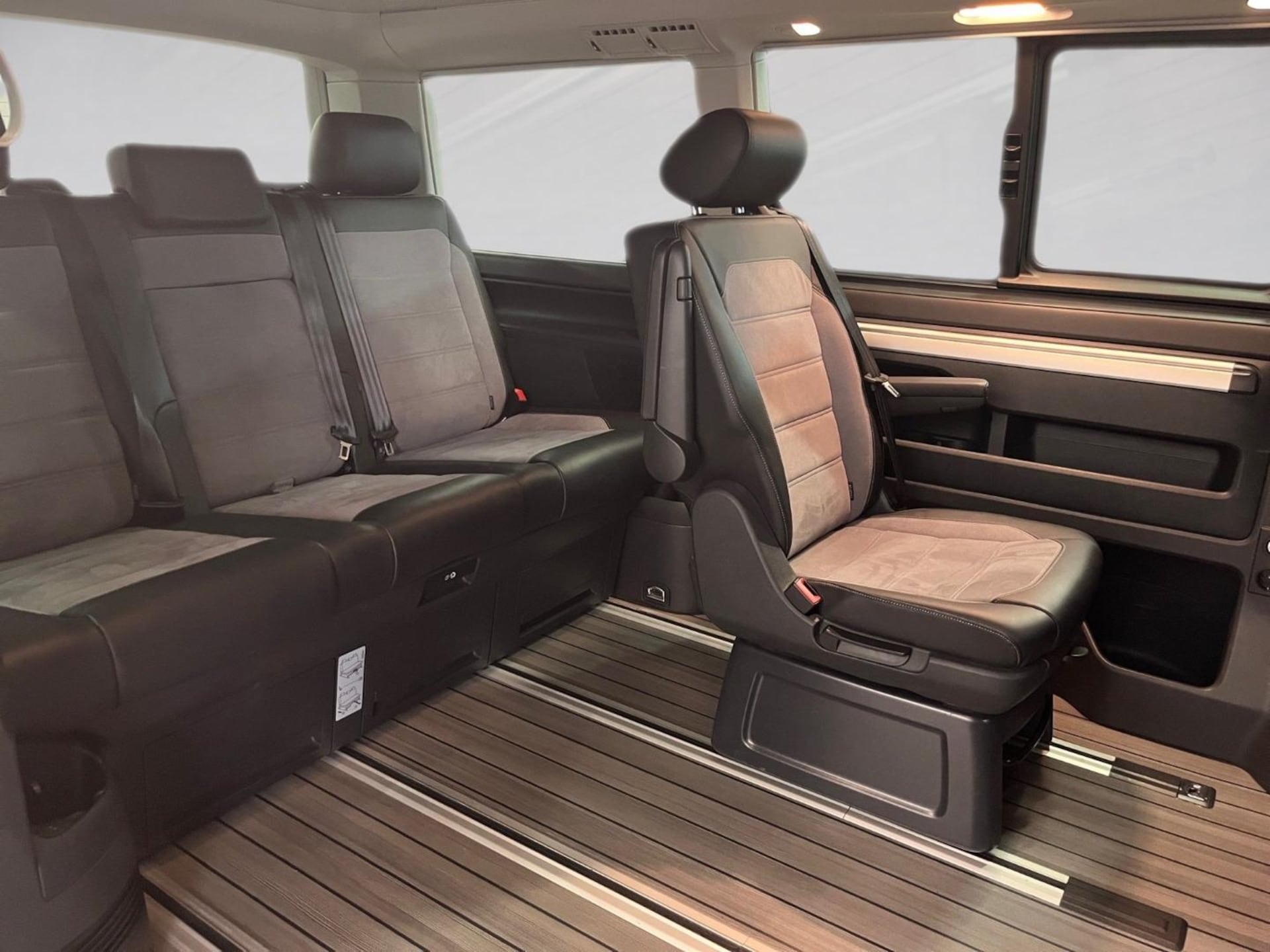Volkswagen T6.1 California Beach