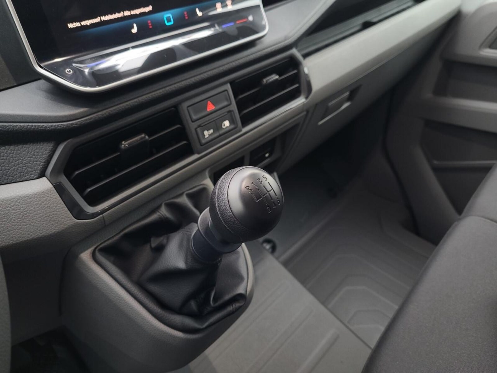 Volkswagen Crafter Kasten mittlerer Radstand – Bild 14