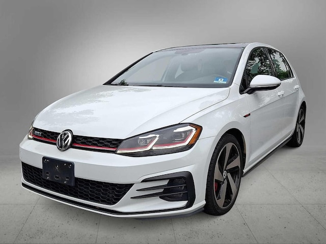 Photo of 2018 Volkswagen Golf GTI 