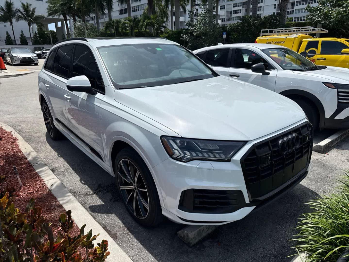 2023 Audi Q7 55 Premium Plus quattro Tiptronic's photo