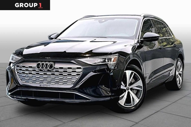 Photo of 2024 Audi Q8 e-tron