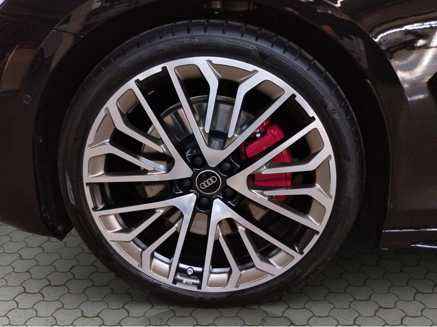 Bild über Audi A6 Avant TFSI quattro 270 kW S tronic - für weitere Informationen kontaktieren Sie den Audi Partner
