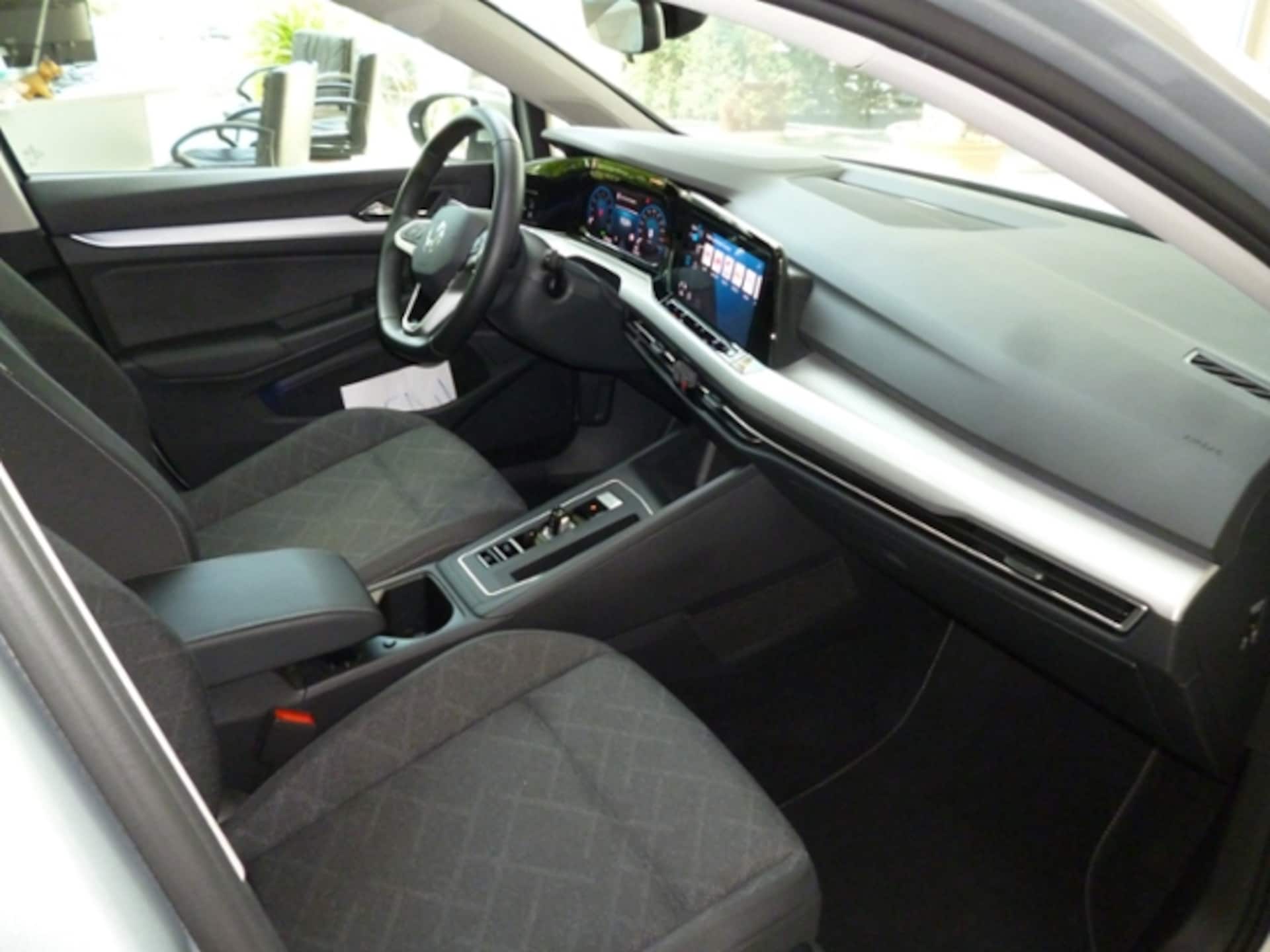 Volkswagen Golf Variant Life