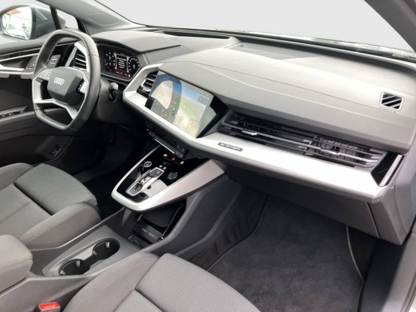 Bild über Audi Q4 Sportback e-tron 45 e-tron - für weitere Informationen kontaktieren Sie den Audi Partner