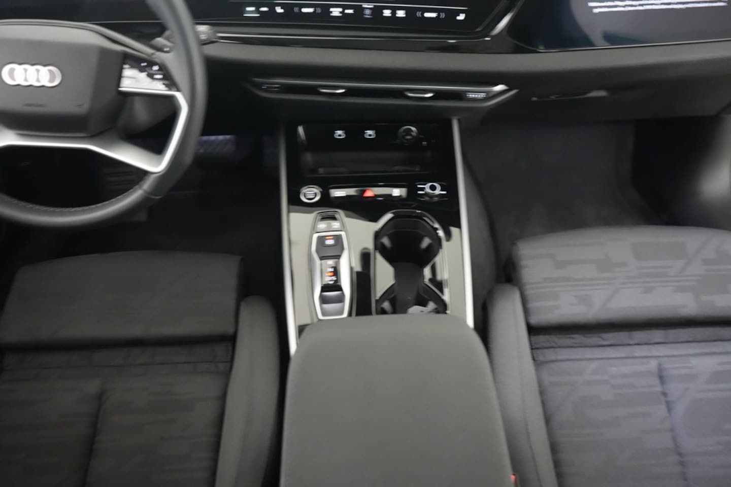 Bild über Audi A6 Avant TDI quattro 150 kW S tronic - für weitere Informationen kontaktieren Sie den Audi Partner