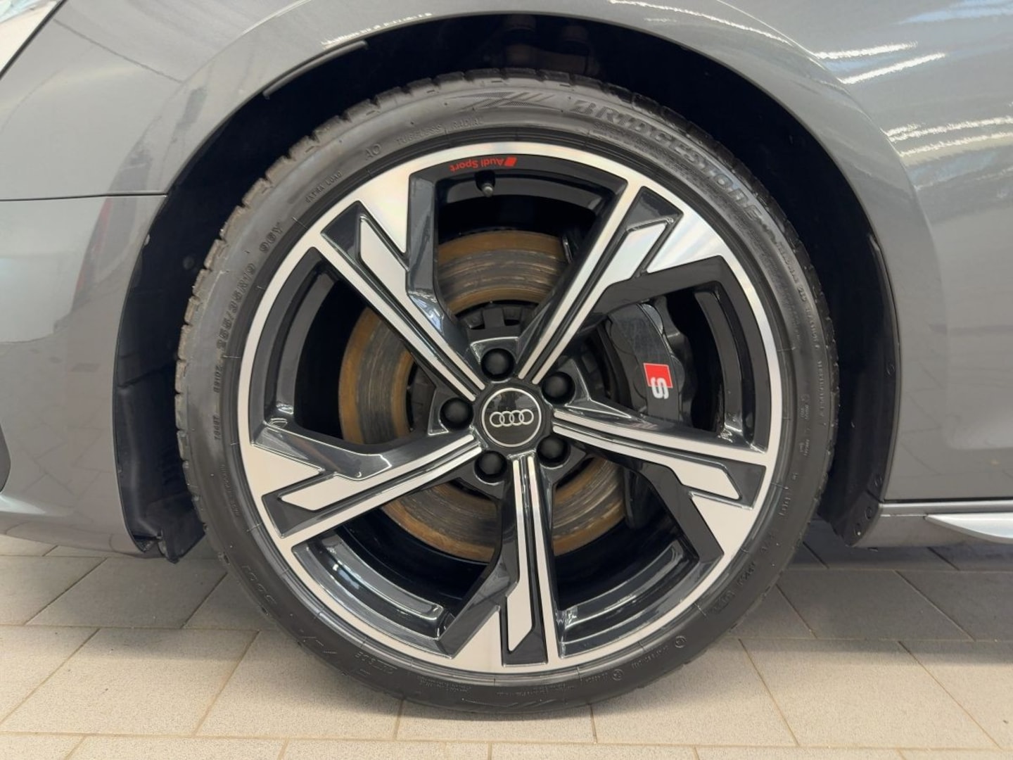 Bild über - für weitere Informationen kontaktieren Sie den Audi Partner