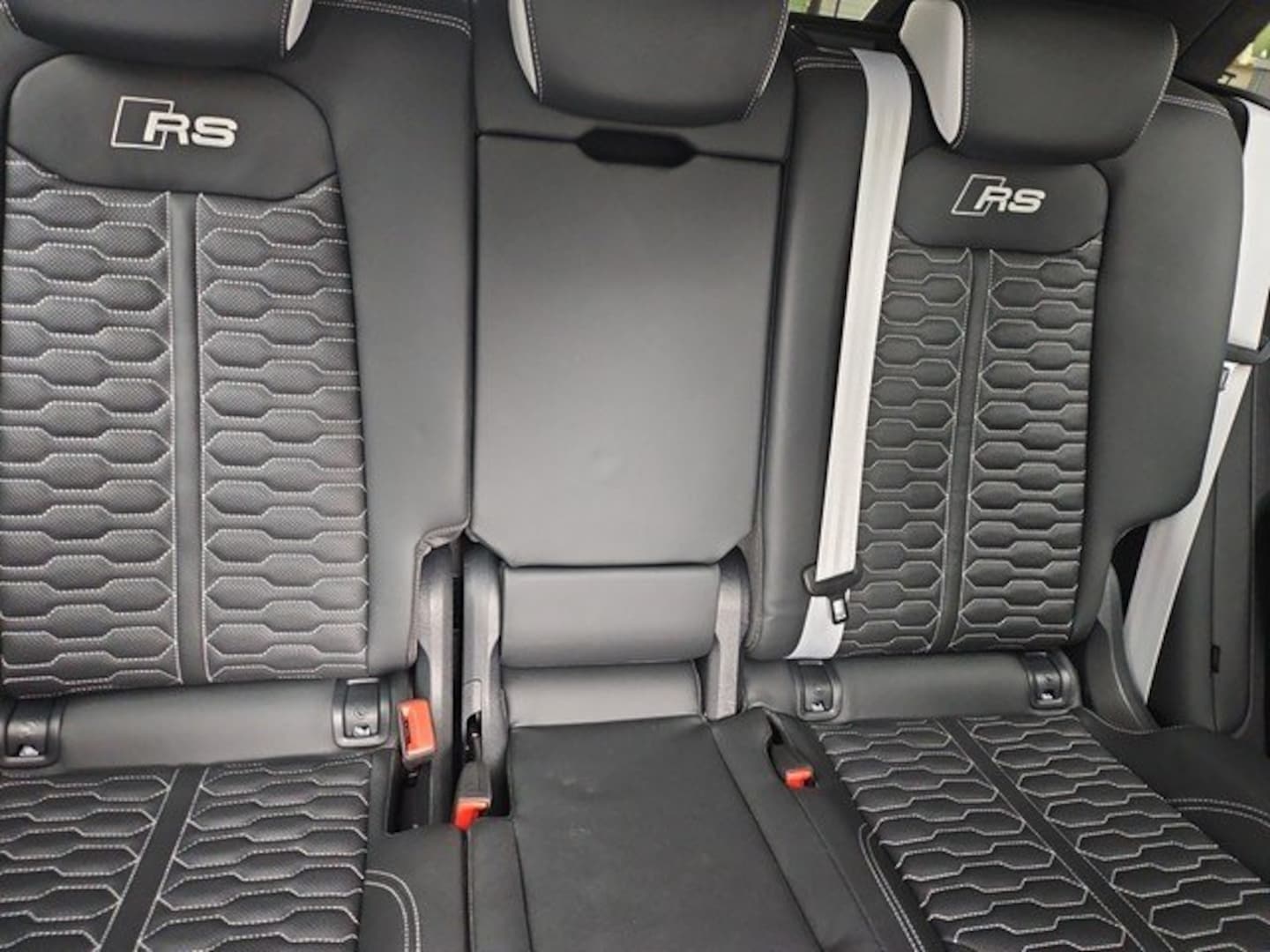 Bild über Audi RS Q8 SUV TFSI quattro tiptronic - für weitere Informationen kontaktieren Sie den Audi Partner