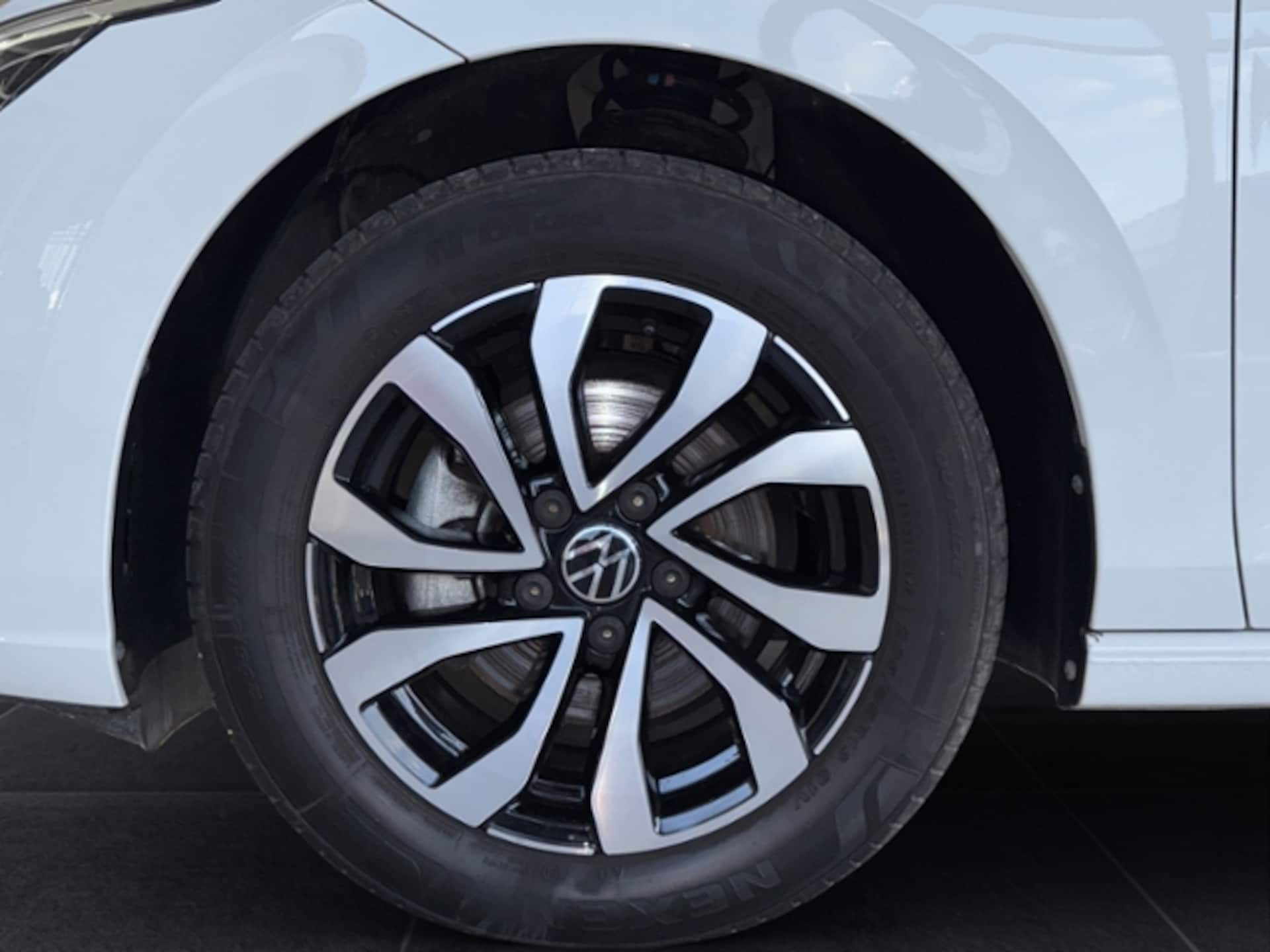 Volkswagen Golf Active