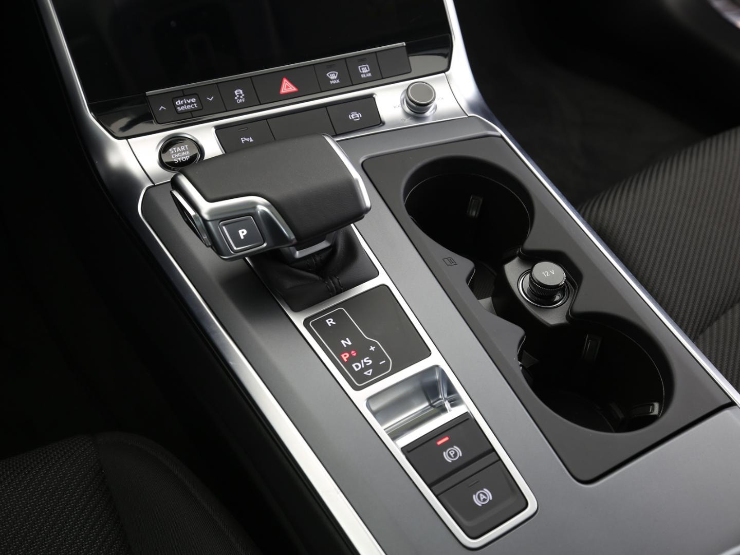 Bild über Audi A6 Avant advanced 45 TDI quattro S tronic - für weitere Informationen kontaktieren Sie den Audi Partner