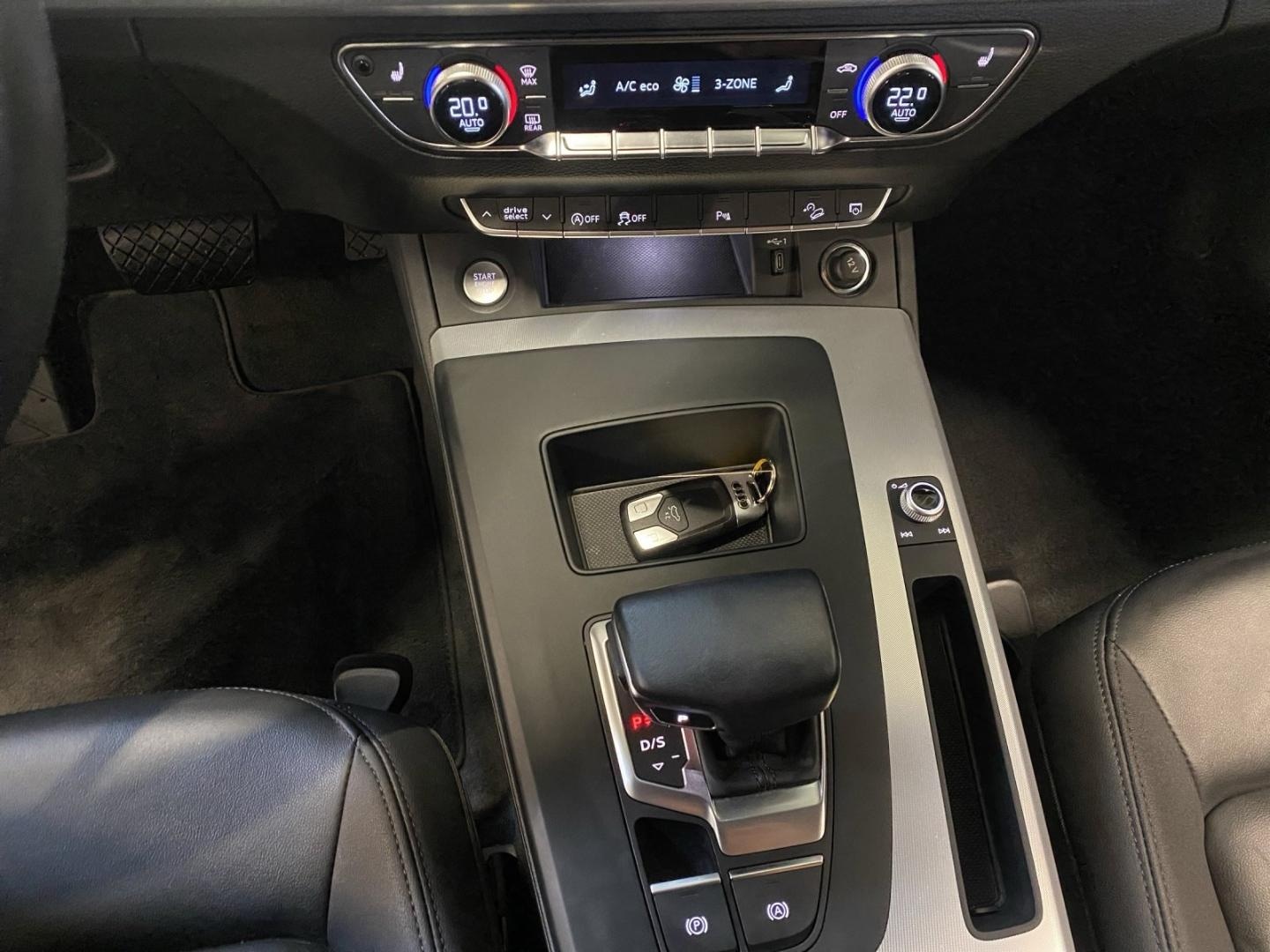 Bild über Audi Q5 40 TDI quattro S tronic - für weitere Informationen kontaktieren Sie den Audi Partner