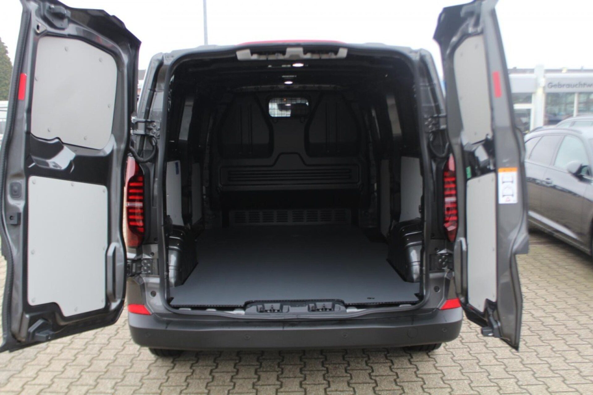 Volkswagen Transporter Kasten langer Radstand