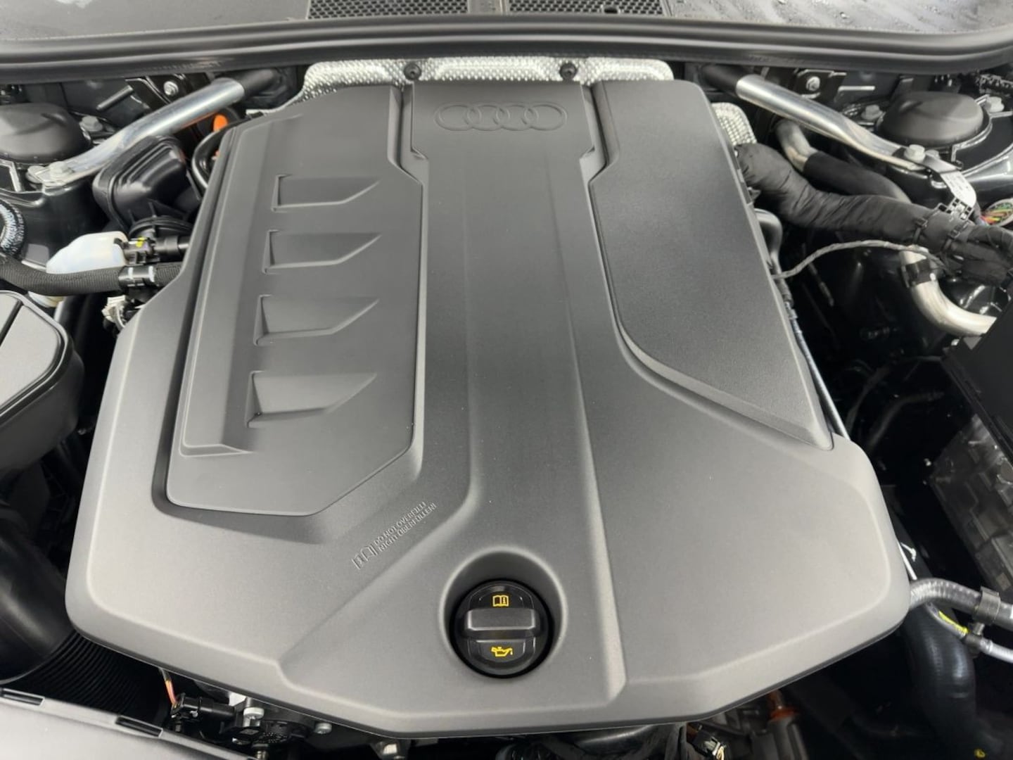 Bild über Audi A6 Avant e-hybrid edition one e-hybrid quattro 270 kWS tronic - für weitere Informationen kontaktieren Sie den Audi Partner