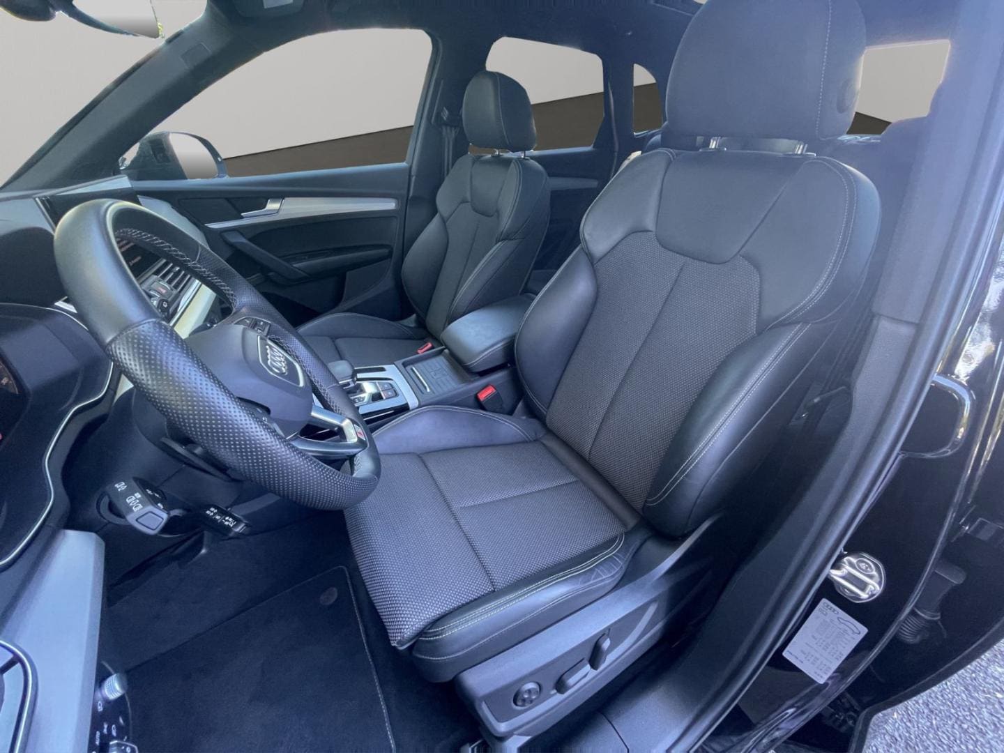 Bild über Audi Q5 40 TDI quattro S tronic - für weitere Informationen kontaktieren Sie den Audi Partner
