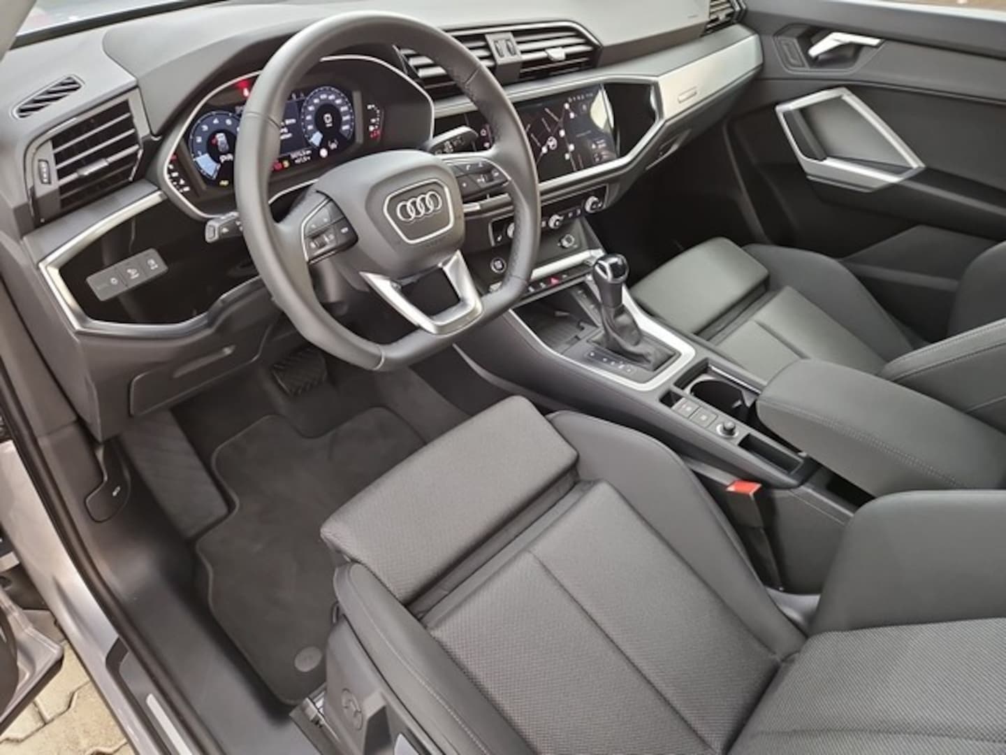 Bild über Audi Q3 TFSI 110 kW S tronic - für weitere Informationen kontaktieren Sie den Audi Partner
