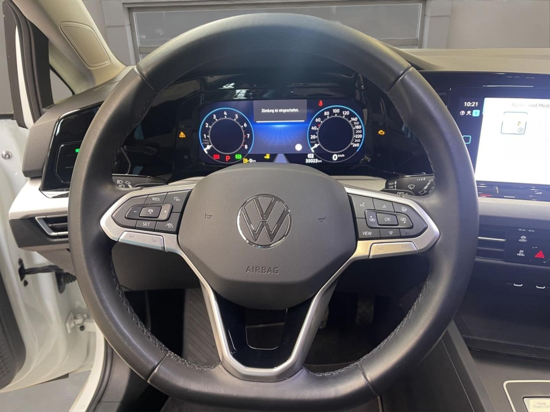 Volkswagen Golf Life