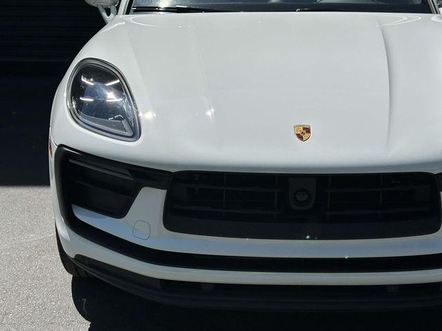 2026 Porsche Macan - Photo 10