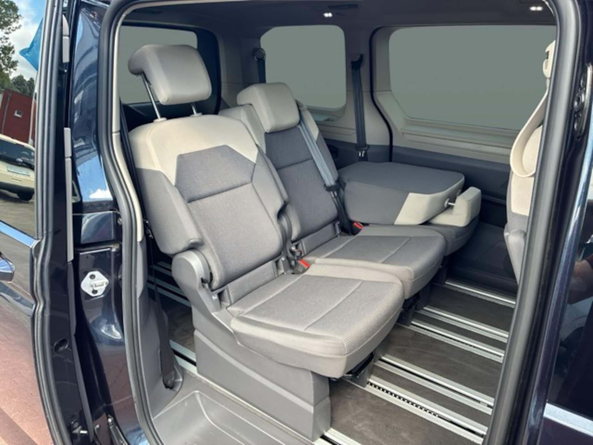 Volkswagen Multivan Basis-Modell